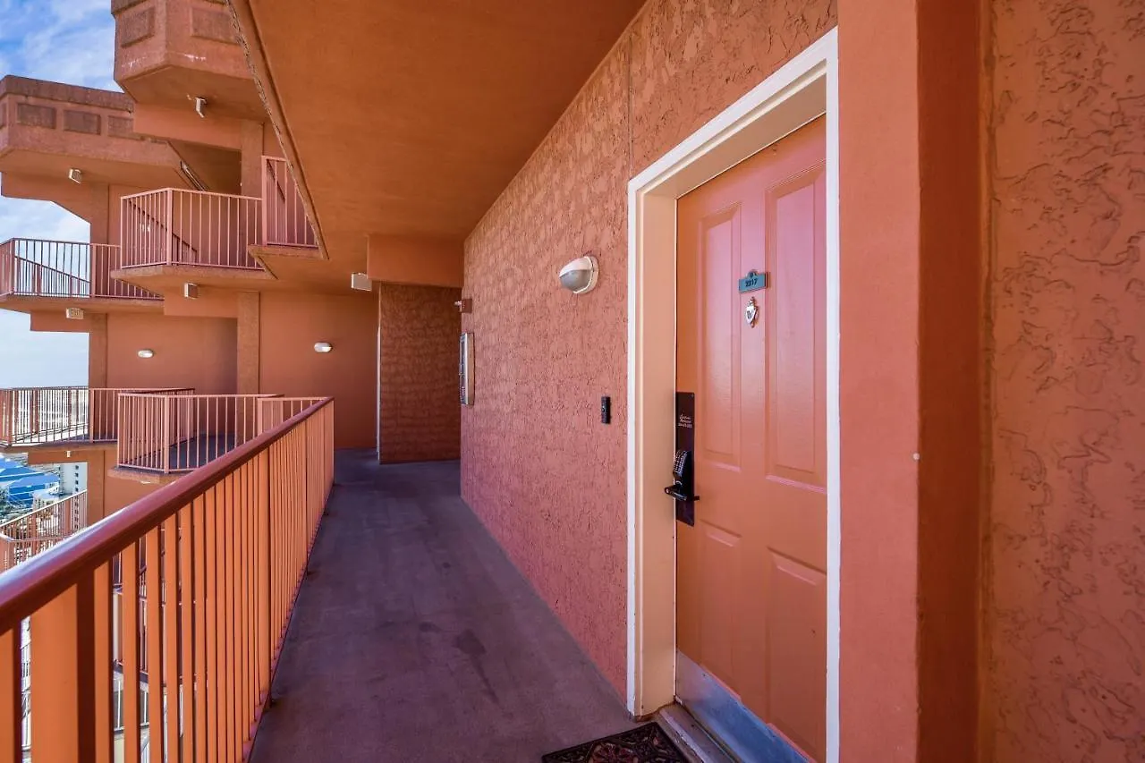Shores Of Panama 2217- Elegantly Decorated, Sleeps 6, Free Fun! Condo Panama City Beach